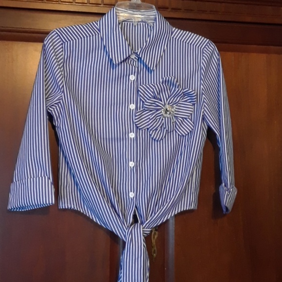 Chic Blouse - Picture 5 of 6